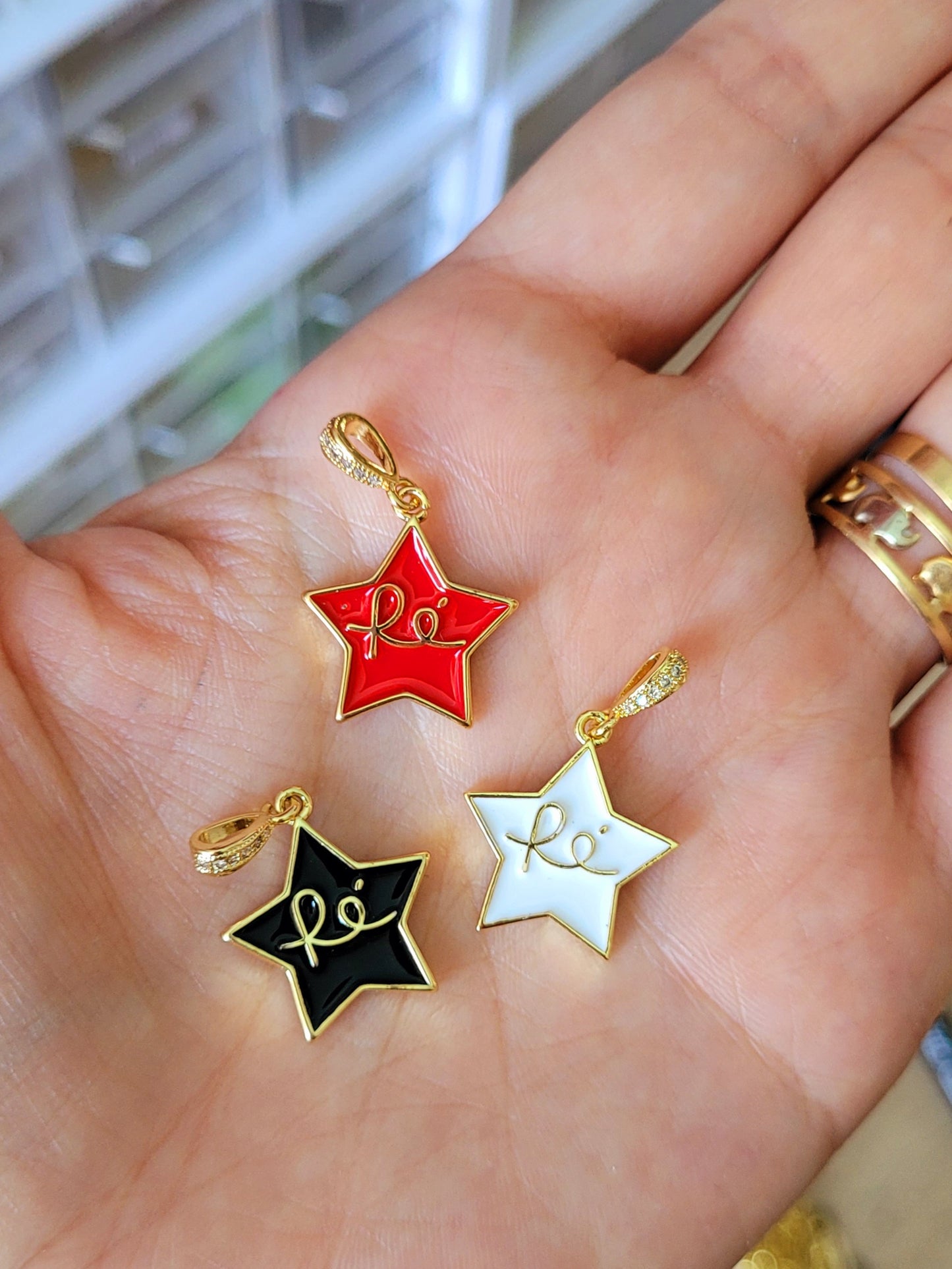 Fé esmaltado estrella