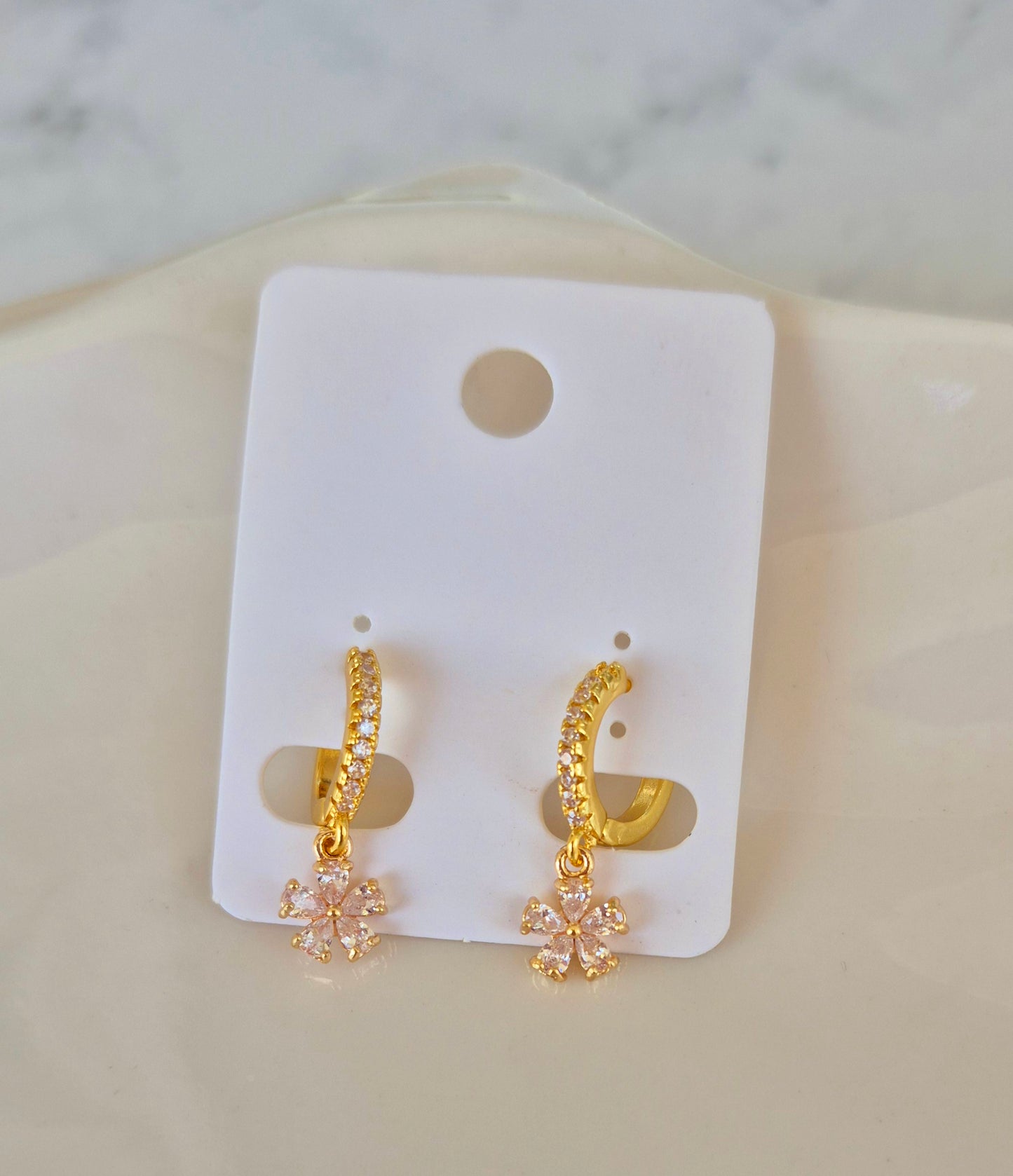 Huggies florecitas blancas