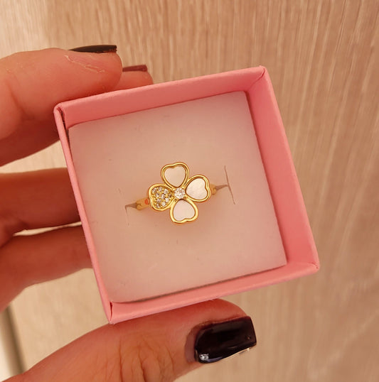 Anillo trébol nácar