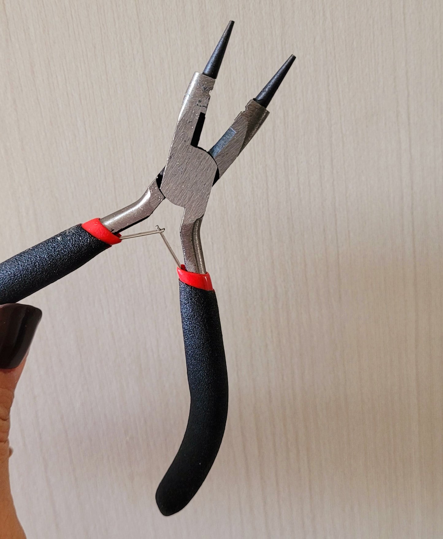 Pinza punta redonda y corte