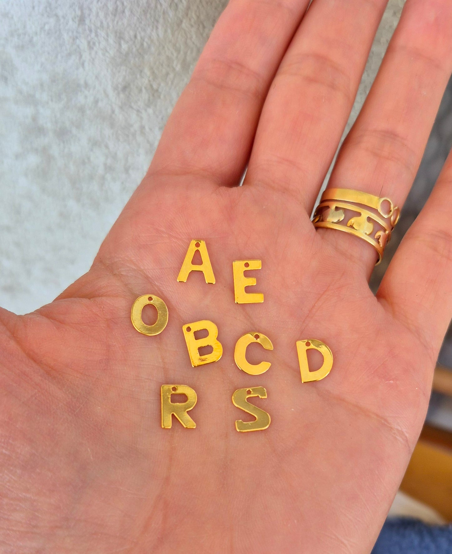 Letras lisas baño de oro