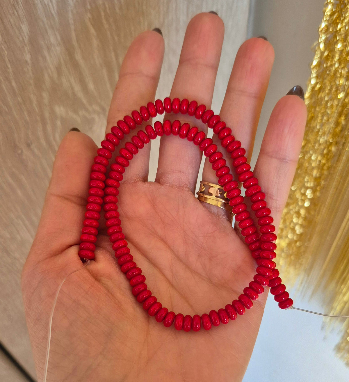 Donitas de vidrio rojo