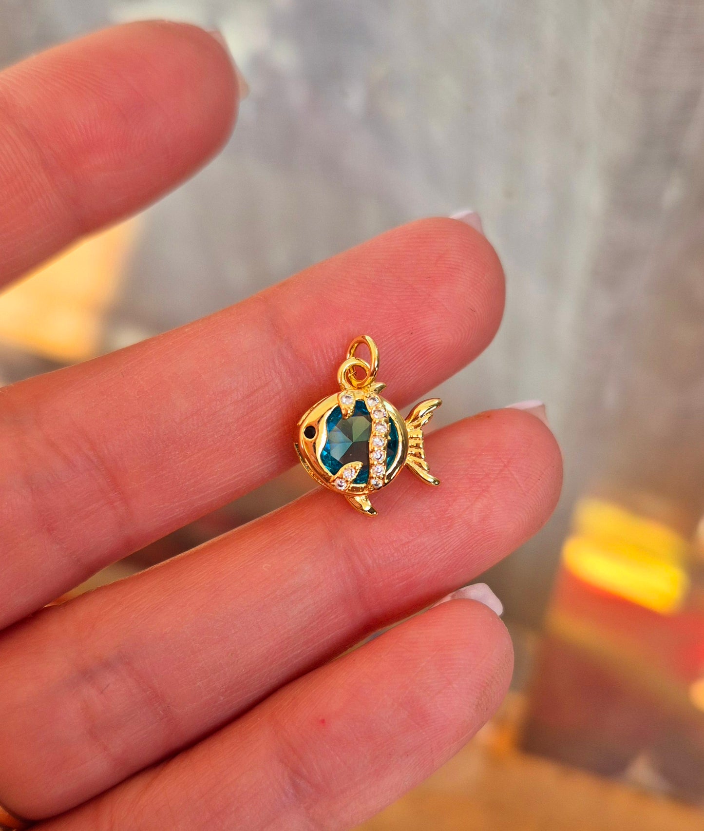 Dije de Pez cristal azul