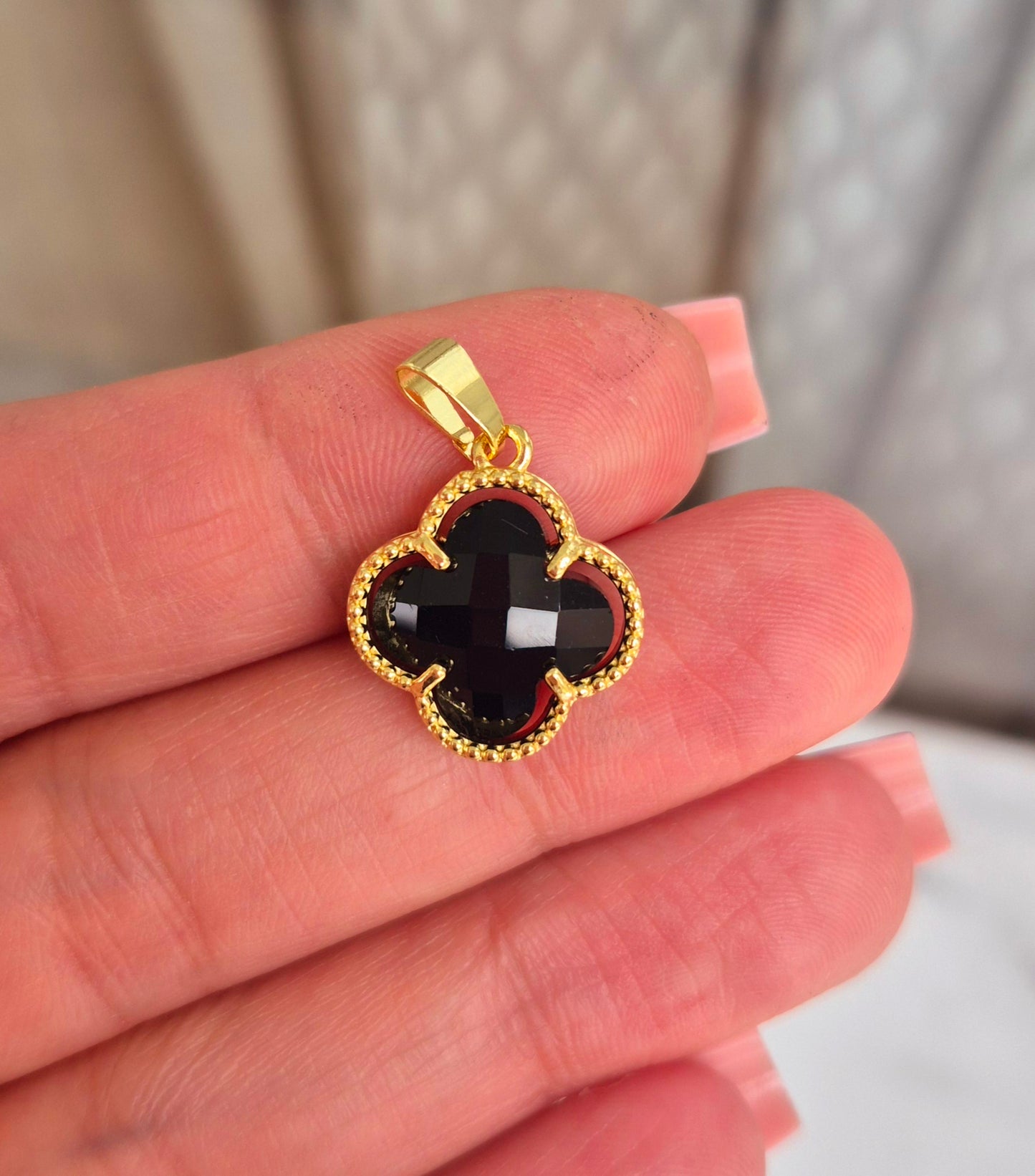 Trébol cristal negro