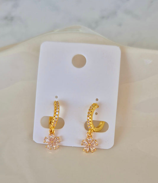 Huggies florecitas blancas