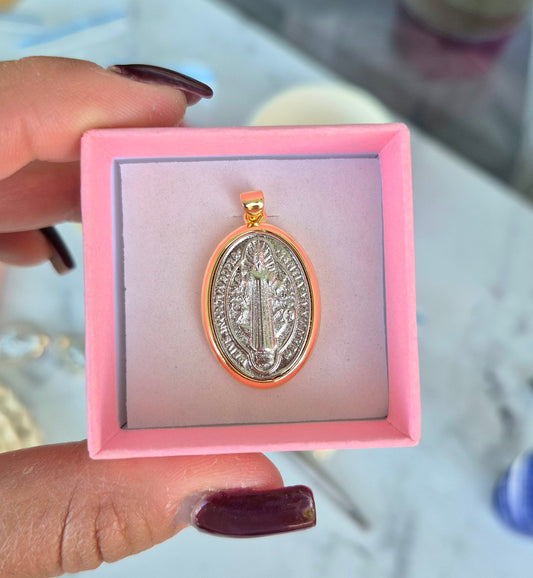 Medallon bicolor San Benito