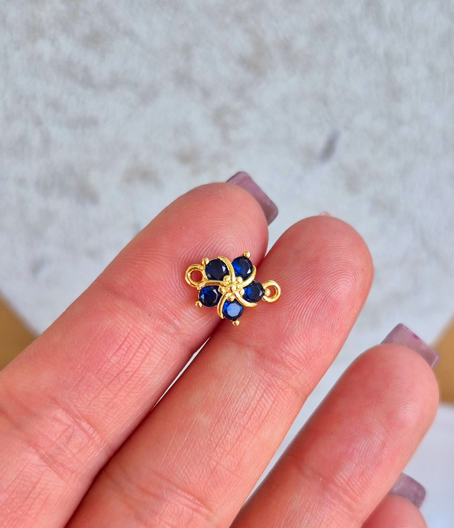 Flor conectora azul marino