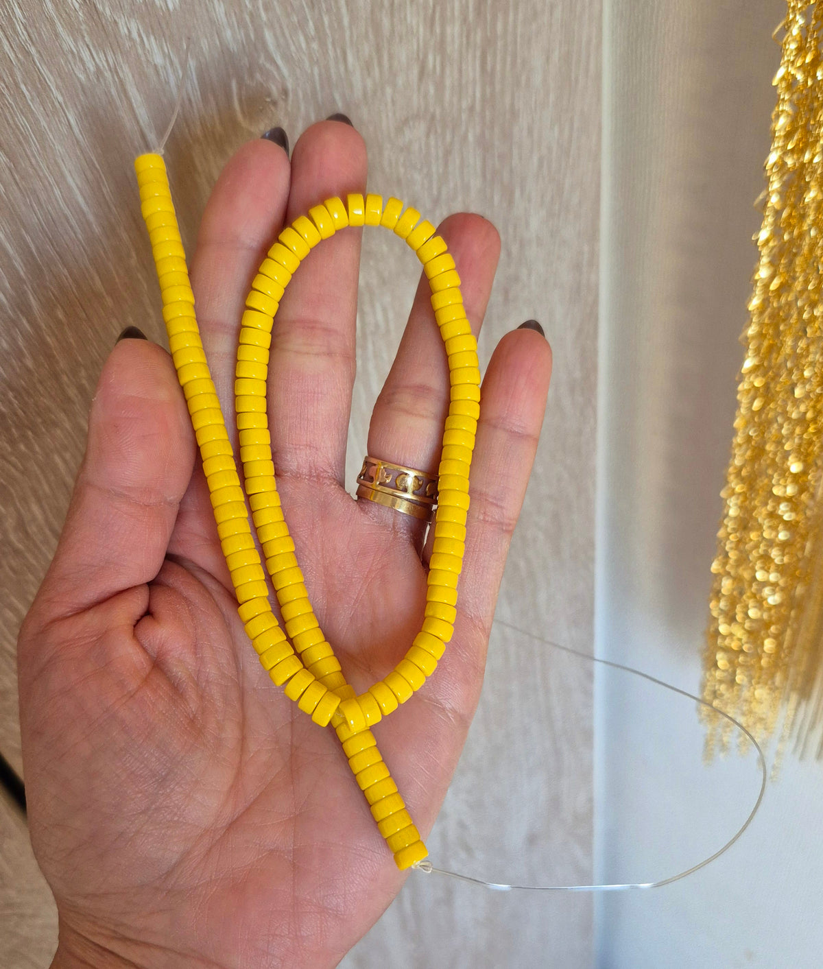 Discos de vidrio amarillo