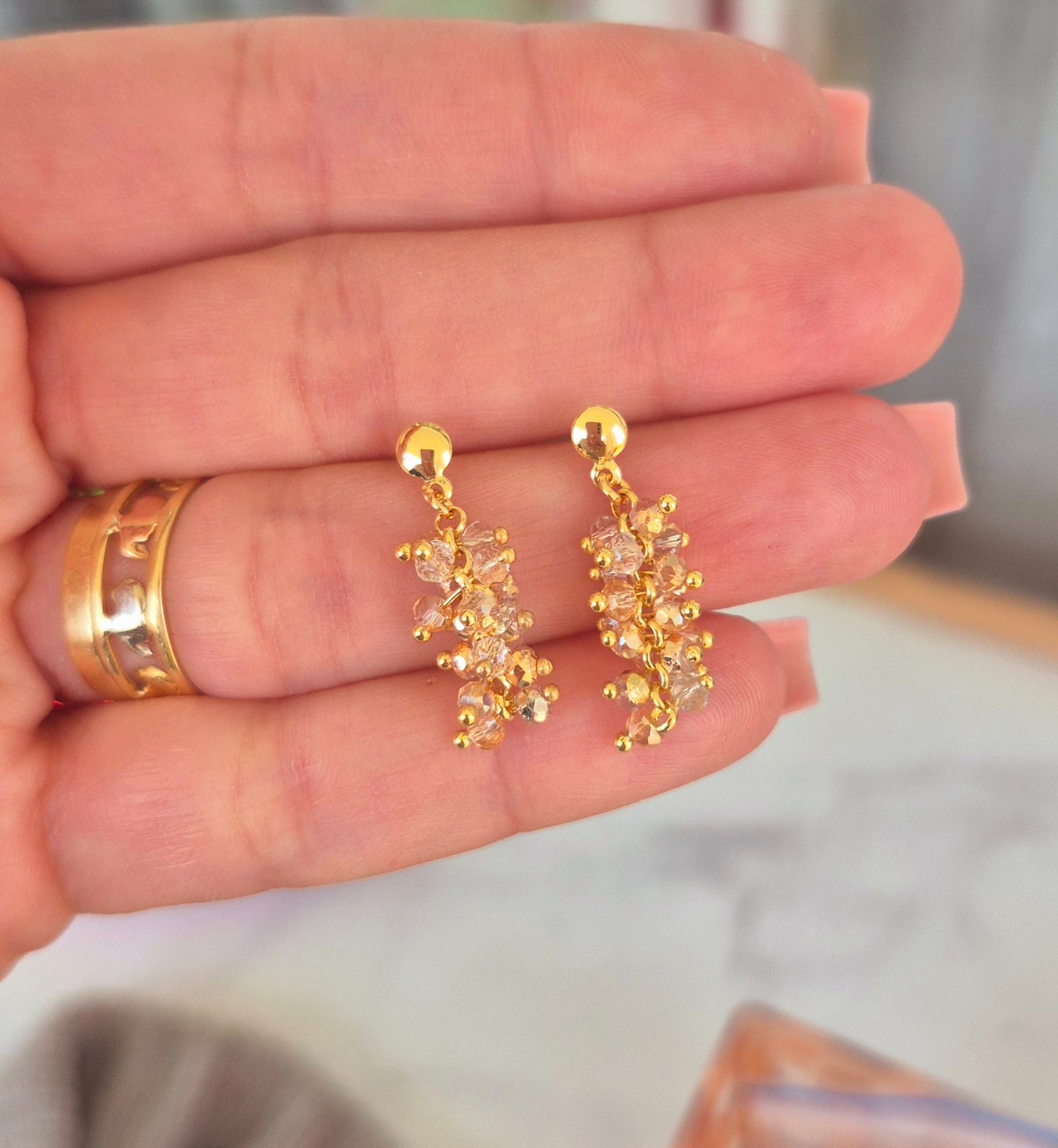 Aros racimo de cristales beige